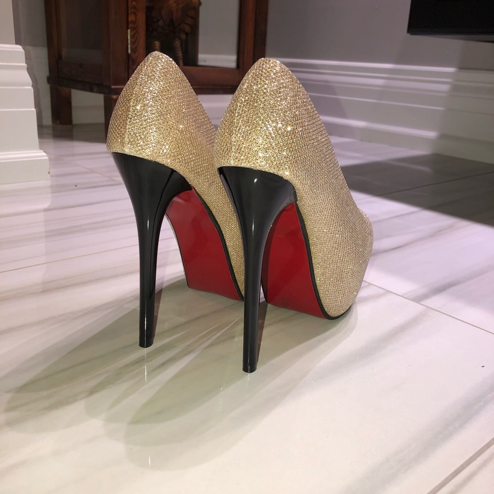 Gold Heels w/ Red Bottoms